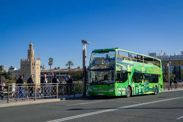 Autobús y barco turístico de Sevilla