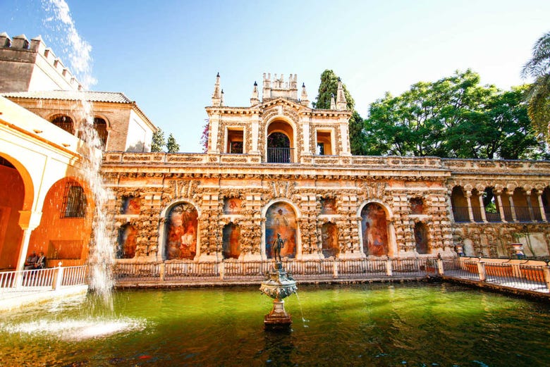 Fuente en los jardines del Alcázar de Sevilla