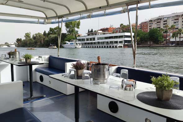 Paseo en barco privado por el río Guadalquivir